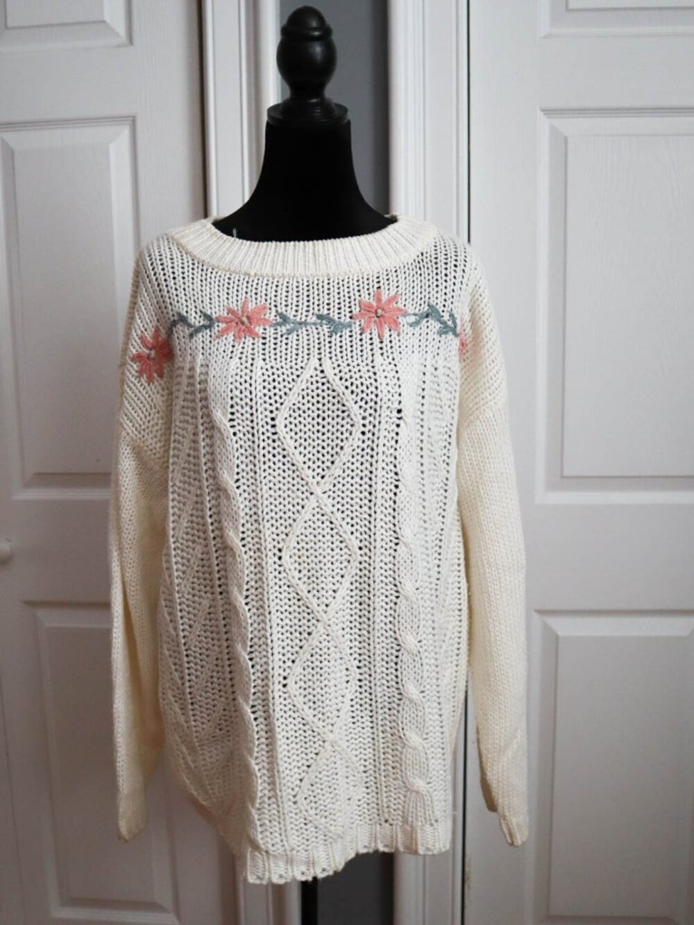 Vtg Hand Cable Knit Floral Embroidered Sweater Sz 2x Extra Shenanigans Pastel